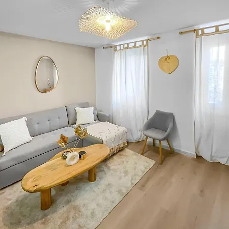 Apartamento Lx120 T2 Au Pied De La Cité Vue Sur Les Remparts